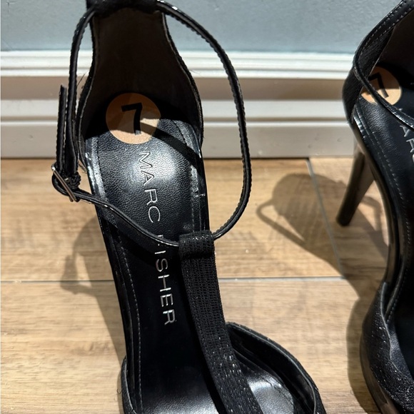 Marc Fisher Black Patent Heels with Bow - Picture 2 of 9